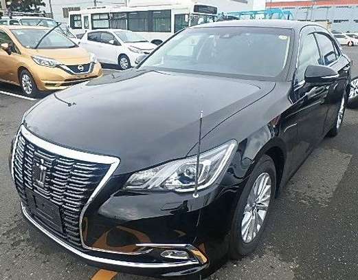Windscreen replacement for Toyota Crown New free fitting image 1
