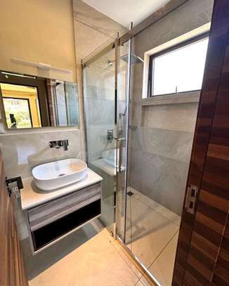 4 bedrooms Villa for Sale in Karen Nairobi. image 7
