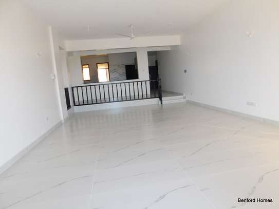 4 Bed Apartment with En Suite in Nyali Area image 6
