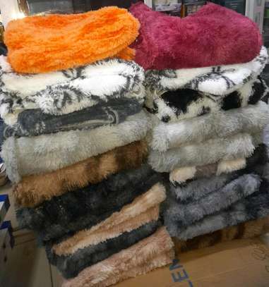 Pathed fluffy carpets image 8