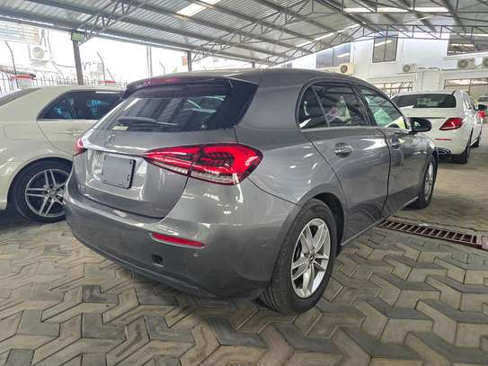 MERCEDES BENZ A180 image 9