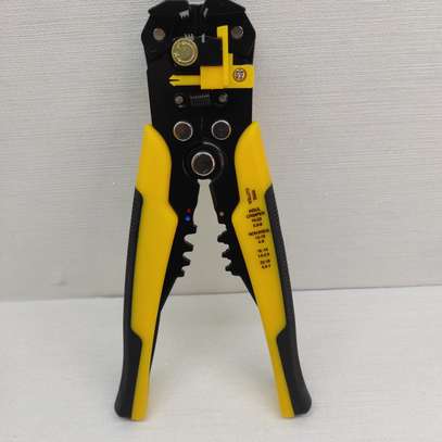 Automatic wire stripper crimping cable. image 1