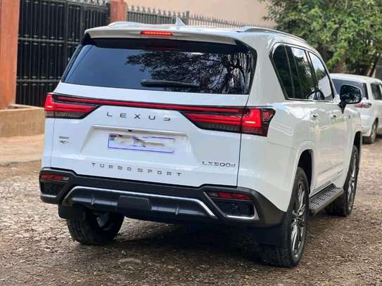 2023 Lexus LX500d image 12