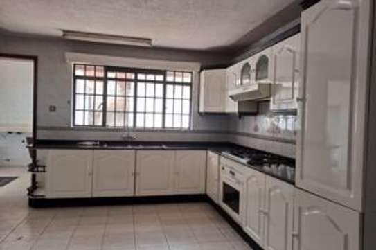 5 Bed House with Garage in Gigiri image 14