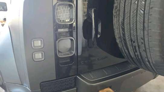 Land Rover defender 110 2025 Sunroof image 7