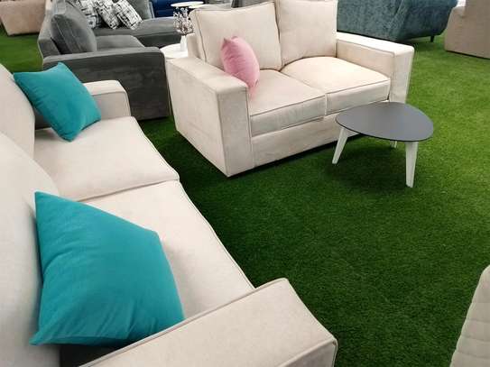Furniture 5 seater image 3