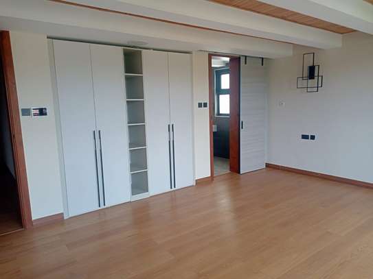 4 Bed Villa with En Suite in Lavington image 5