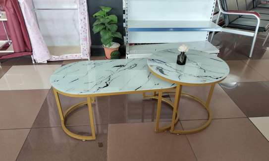 White Marble  coffee table(GLASS EFFECT image 2
