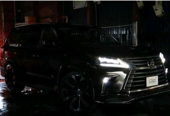 Lexus Lx570 image 12