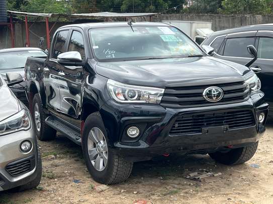TOYOTA HILUX (WE ACCEPT HIRE PURCHASE? image 3