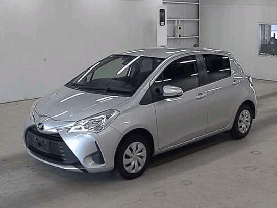 Toyota Vitz Silver 2018 2wd image 2