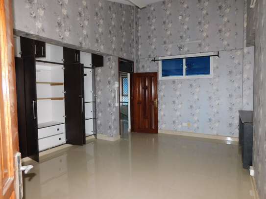 4 Bed Apartment with En Suite at Kizingo image 4