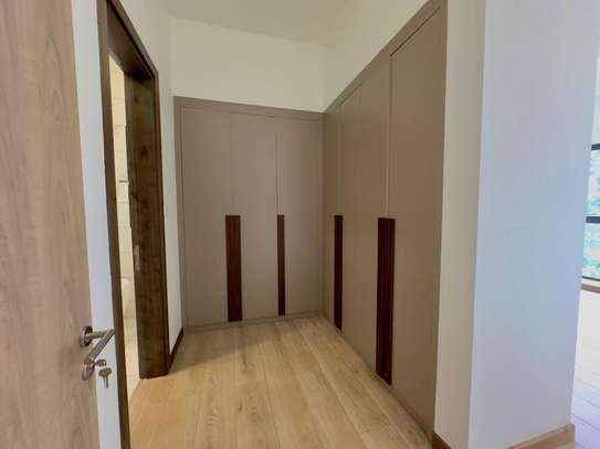 2 Bed Apartment with En Suite at Rosslyn image 2