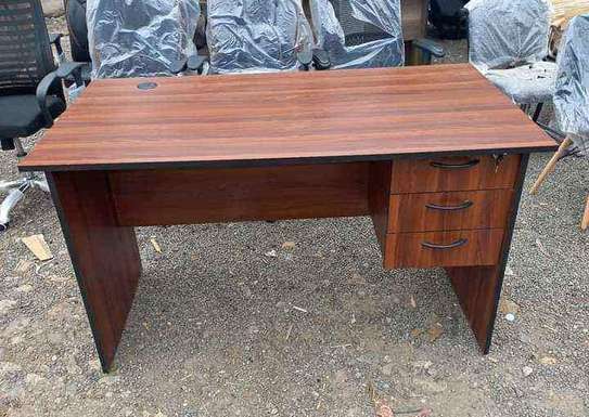 Strong and durable top quality office desks image 1