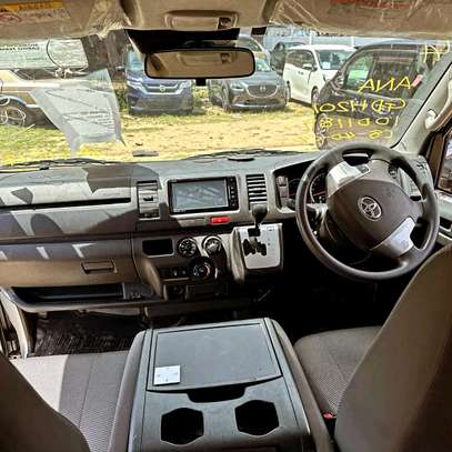Toyota Hiace 2018 Diesel 2wd image 8