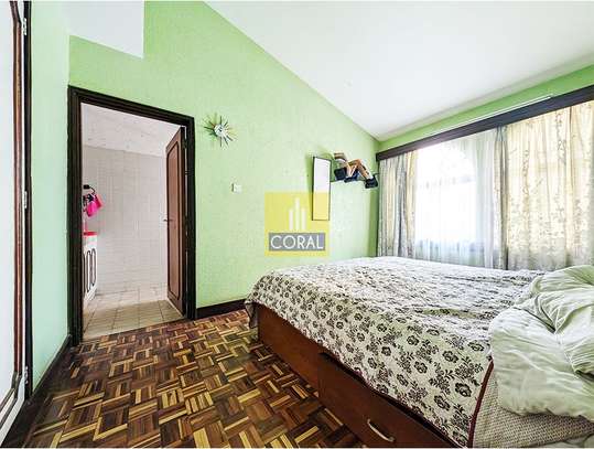 5 Bed Townhouse in Kilimani image 13