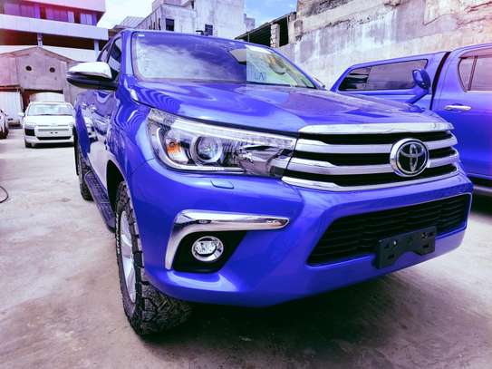 Toyota Hilux double cabin blue Sport 2018 image 6