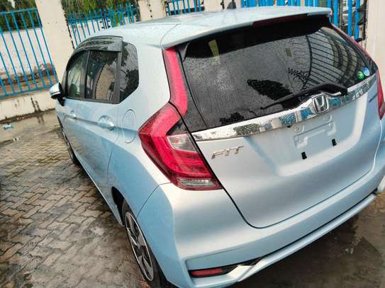 Honda fit hybrid on sale image 4