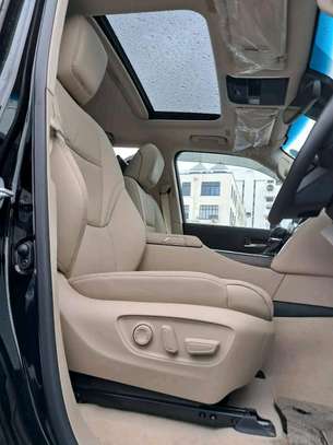 Toyota Land cruiser ZX V8 LC300 2023 image 11
