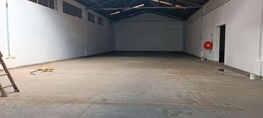 4,000 ft² Warehouse with Service Charge Included in Ruaraka image 5