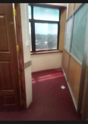 Executive partitioned office to let, kimathi street image 1