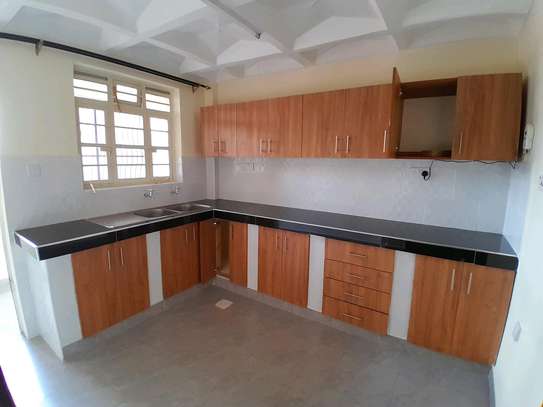 2 bedroom apartment en suite image 4