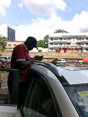 Sunroof glass replacement image 3