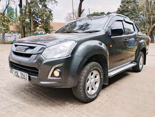 Isuzu Pickup Truck Black Durable Reliable image 9