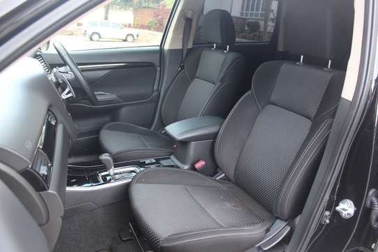 Mitsubishi Outlander 2.4l 4WD 7 Seater 2019, 109,000 Kms image 12