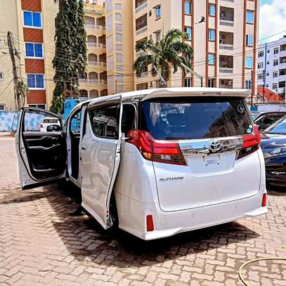 Toyota Alphard With Sunroof 2018 image 7
