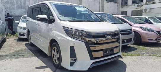Toyota Noah WxB White Non hybrid 2018 image 2