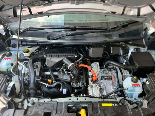 Toyota Rav4 hybrid image 6