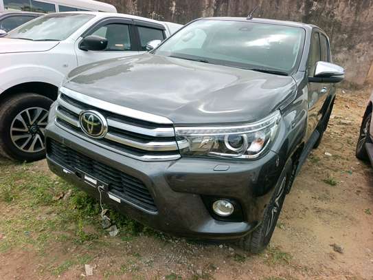 Toyota Hilux incible image 13