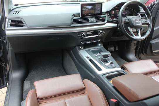 Audi Q5 2.0 TDI Quattro Sunroof Leather 2019 110,000 Kms image 5