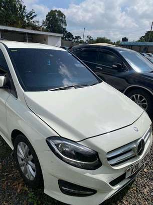 Mercedes-Benz image 2