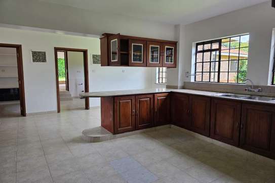 5 Bed House in Runda image 3