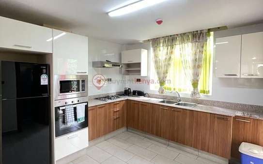 3 Bed Apartment with En Suite in Kilimani image 10