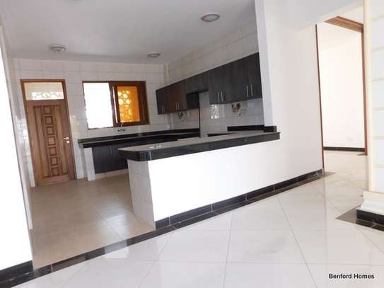 3 Bed Apartment with En Suite at Nyali image 20
