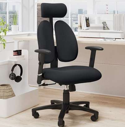Heavy-Duty Adjustable Executive Chair image 4