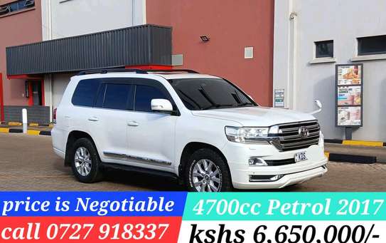 2017 Toyota Landcruiser V8 image 2