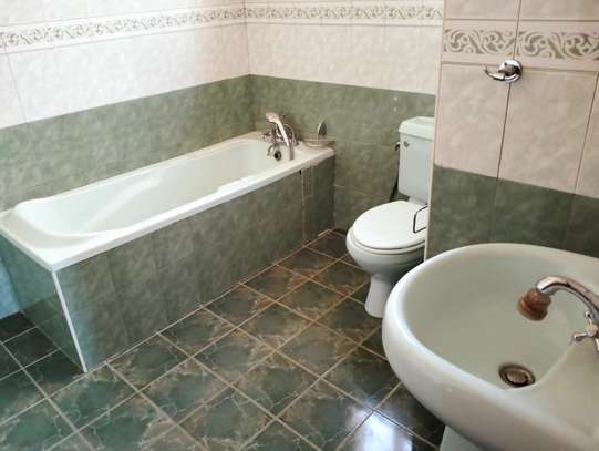 6 Bed House with En Suite in Runda image 8