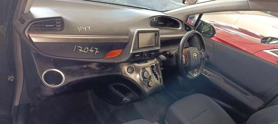 Toyota corolla Sienta hybrid Black 2018 image 5