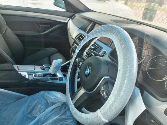 BMW 523i image 6