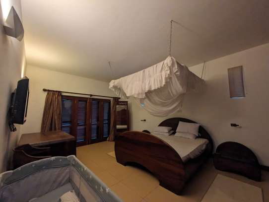 Furnished 3 Bed Apartment with En Suite in Nyali Area image 7