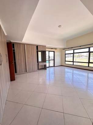 5 Bed House with En Suite in Syokimau image 9