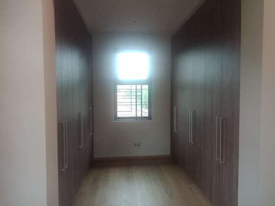 5 Bed Townhouse with En Suite in Muthaiga image 3