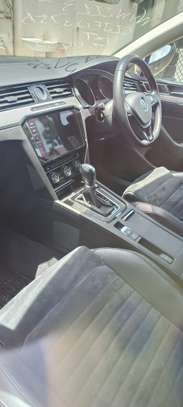 Volkswagen Passat Saloon petrol 2018 image 7