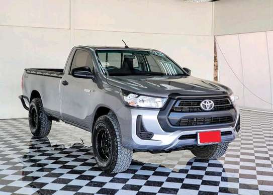 Toyota hilux (revolution) image 2