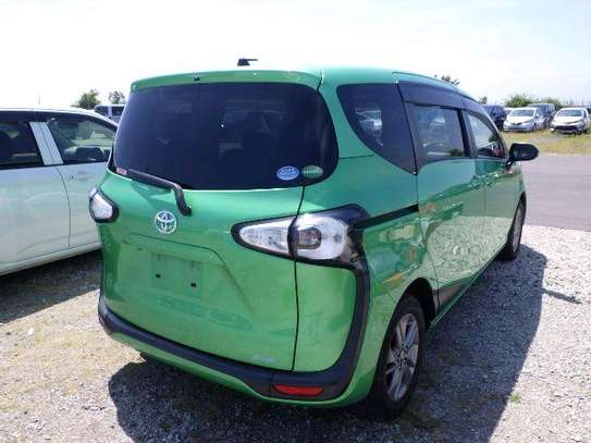 GREEN TOYOTA SIENTA (MKOPO ACCEPTED ) image 9