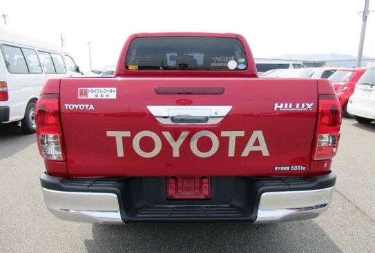 Toyota hillux revo image 5